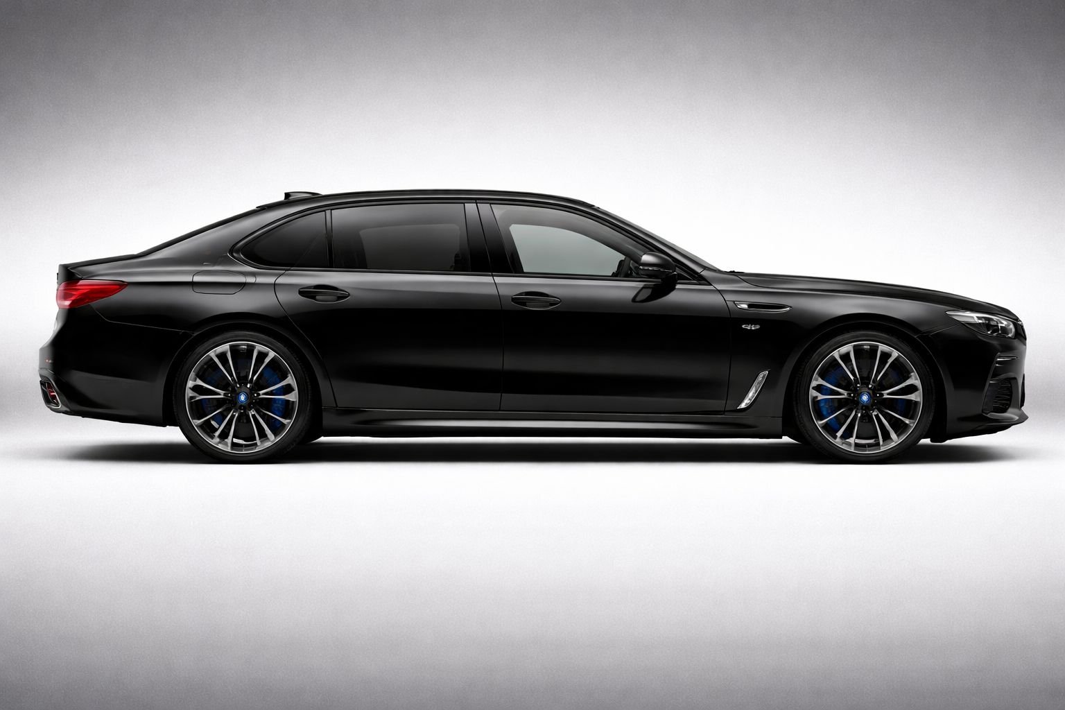 BMW M760e